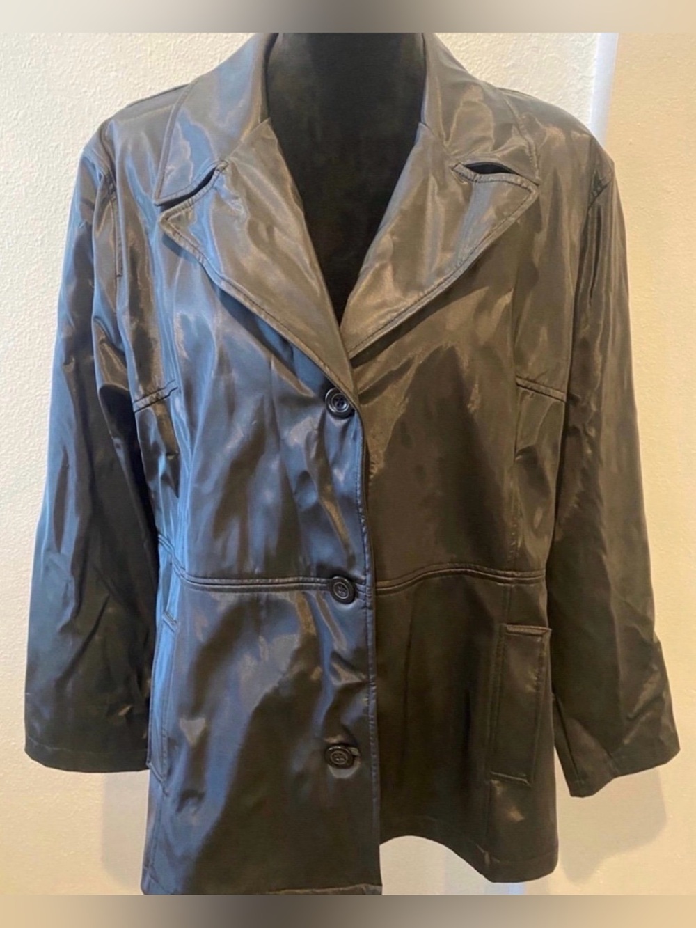 Women’s Black Satin Button-Front Jacket (Size XL)